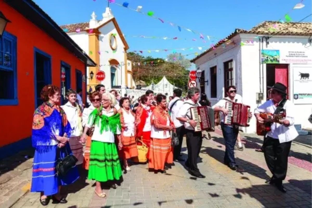 Cultura de Florianópolis: tradições, história e como aproveitar as experiências únicas da Ilha da Magia