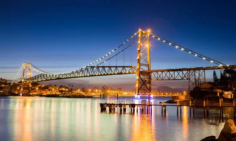 imagem da Ponte Hercílio Luz em Florianópolis