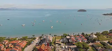 Imagem aérea da praia de Jurerê em Florianópolis